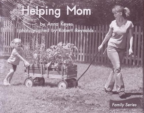 Helping Mom; Leveled Literacy Intervention My Take-Home 6 Pak Books (Book 72 Level E, Fiction) Green System,Grade 1 (Family Series)