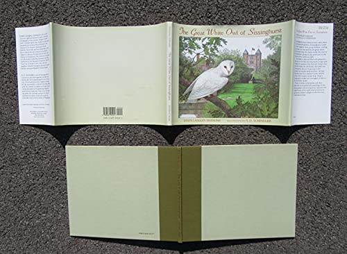 The Great White Owl of Sissinghurst