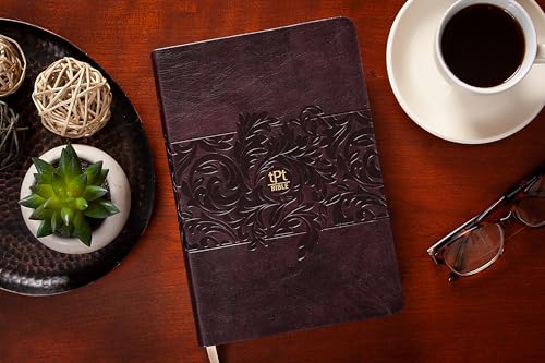 The Passion Translation New Testament (2020 Edition) Giant Print Plum