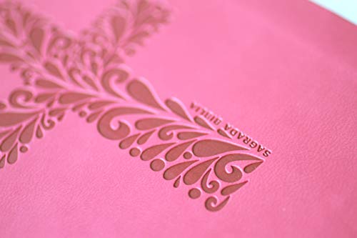 Biblia Católica en español. Símil piel fucsia, tamaño compacto / Catholic Bible. Spanish-Language, Leathersoft, Fuchsia, Compact