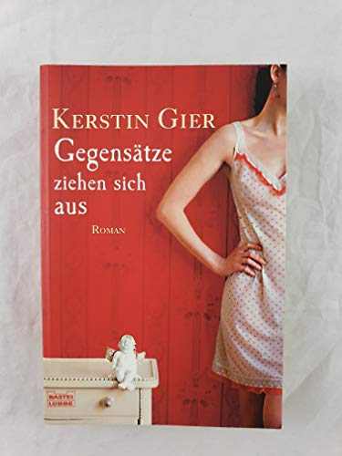 Gegensatze Ziehen Sich Aus