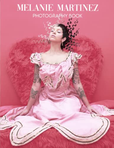 мєℓαиιє мαятιиєz Photography Book: High-Quality Pictures Of The Famous Artist For True Fans