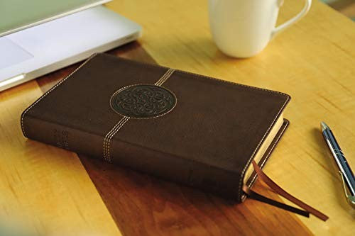 NIV, Thinline Reference Bible (Deep Study at a Portable Size), Leathersoft, Brown, Red Letter, Comfort Print