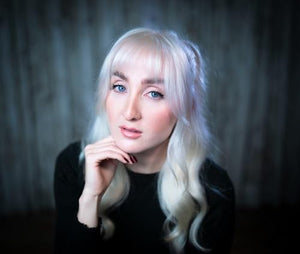 A Good Girl's Guide to Murder 